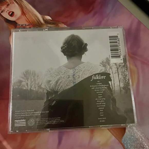 Signed Taylor Swift Folklore CD - Picture 2 of 3